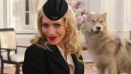 Hitler reitet einen Dinosaurier im neuen Clip zu Iron Sky 2